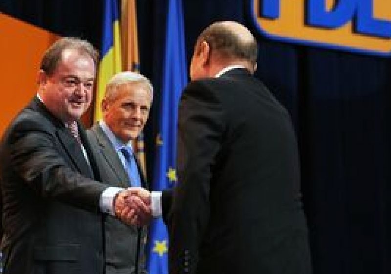 Blaga – reales preşedintele PDL; Băsescu îşi declară dimineaţa dragostea, iar seara spune adio (sinteză)