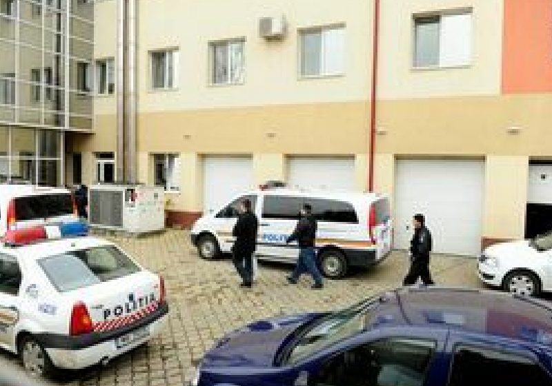 Procurorii au reţinut 26 de persoane în dosarul analizelor medicale fictive