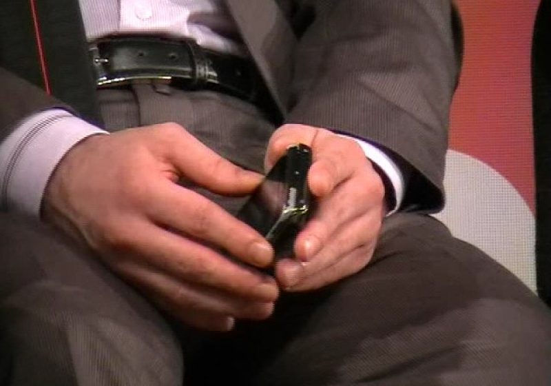 Baia Mare: DEPENDENŢĂ POLITICĂ – Pesediştii maramureşeni fac "jocurile politice" prin intermediul telefoanelor mobile (FOTO)