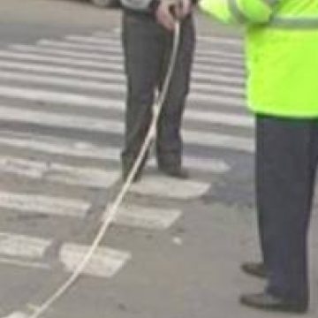 VIDEO | Accidentată pe trecerea de pietoni
