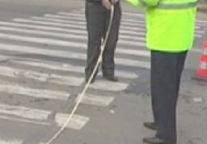 VIDEO | Accidentată pe trecerea de pietoni