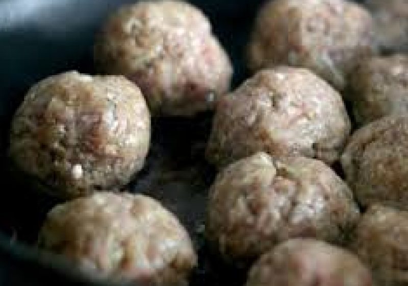 Anchetă în Olanda privind prezenţa cărnii de câine în chiftele Anchetă în Olanda privind prezenţa cărnii de câine în chiftele