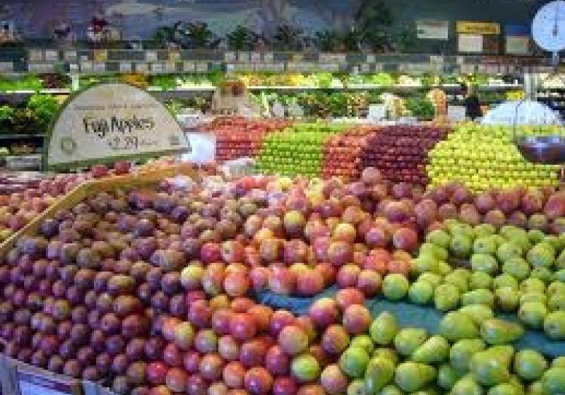 Baia Mare. Sesiune de shoping fără plată la un supermarket din Baia Mare Baia Mare. Sesiune de shoping fără plată la un supermarket din Baia Mare