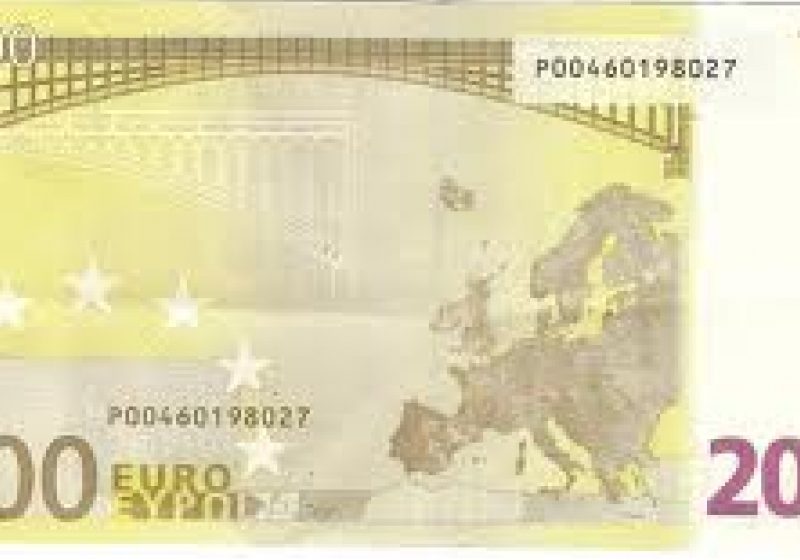 Sighet: Bacnote falsificate puse în circulaţie pe piaţa din Sighet Sighet: Bacnote falsificate puse în circulaţie pe piaţa din Sighet