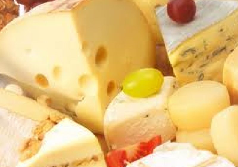 România a importat anul trecut de patru ori mai multă brânză decât a exportat