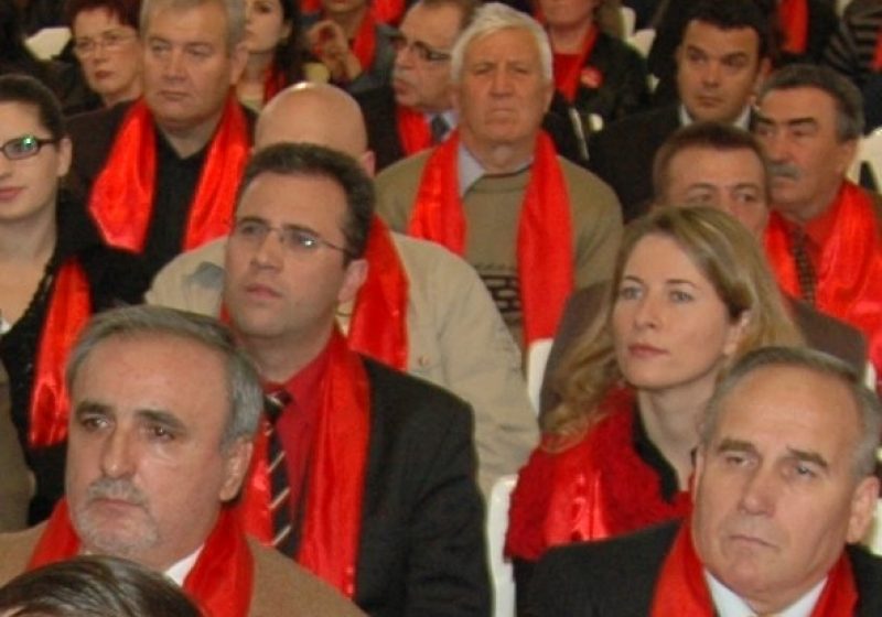 Congresul PSD a adoptat rezoluţiile privind regionalizarea României şi revizuirea Constituţiei Congresul PSD a adoptat rezoluţiile privind regionalizarea României şi revizuirea Constituţiei