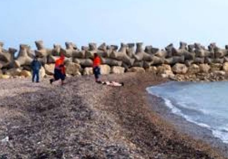 Constanţa: Trupul unei femei, găsit pe plajă la Eforie Nord Constanţa: Trupul unei femei, găsit pe plajă la Eforie Nord