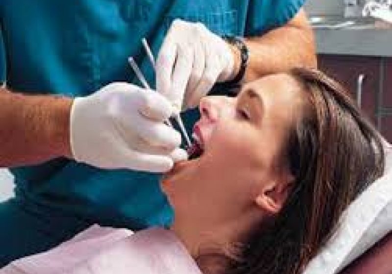 Medicii dentişti, fără bani de la CNAS în aprilie. Nu se vor mai putea acorda consultaţii gratuite categoriilor defavorizate şi copiilor Medicii dentişti, fără bani de la CNAS în aprilie. Nu se vor mai putea acorda consultaţii gratuite categoriilor defavorizate şi copiilor