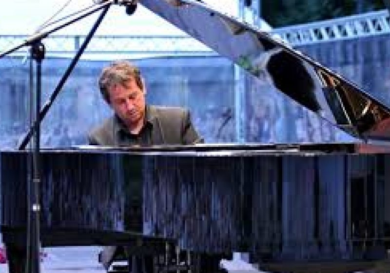 Concerte extraordinare Horia Mihail la Sala Radio, miercuri şi joi, în turneul "Pianul călător"
