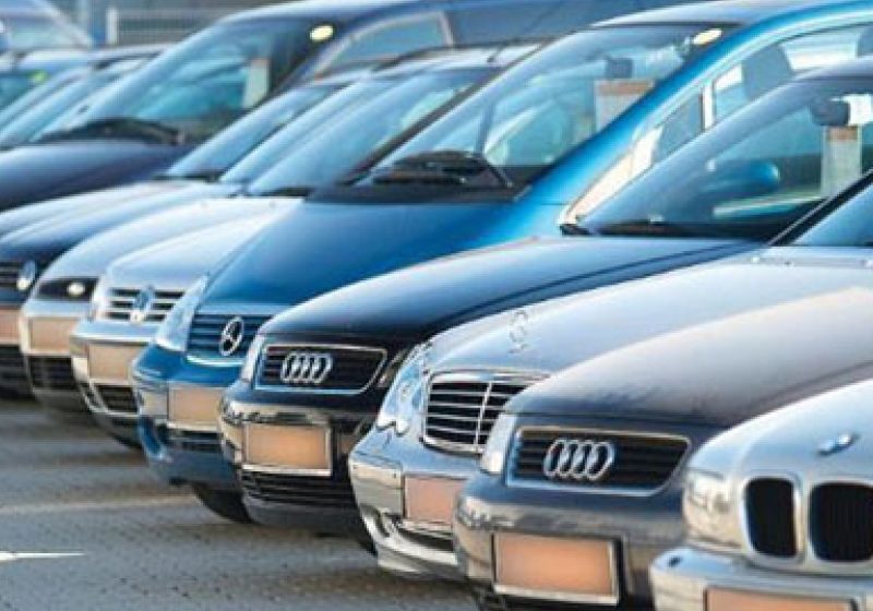 Înmatriculările de autoturisme noi din România au scăzut în primul trimestru mai puternic decât media UE