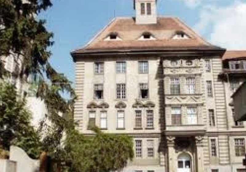 Guvernul urmează să aprobe, miercuri, proiectul Legii retrocedării proprietăţilor confiscate de regimul comunist Guvernul urmează să aprobe, miercuri, proiectul Legii retrocedării proprietăţilor confiscate de regimul comunist