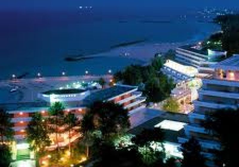 Proprietarii de locuinţe şi agenţii economici vor plăti pentru promovarea staţiunii Mamaia. Cât vor fi taxele