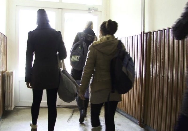 MINIVACANŢA DE 1 MAI: Elevii merg la şcoală sâmbăta, pentru a recupera zilele libere de 2 şi 3 mai