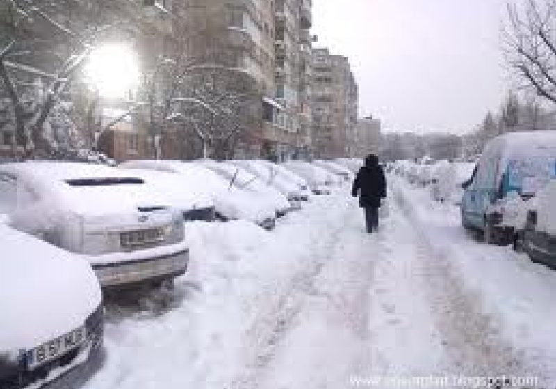 Alertă de ninsoare în vestul Ungariei, mai multe drumuri inundate