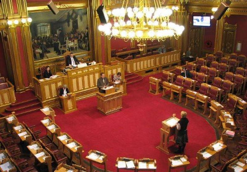 Parlamentul norvegian a fost evacuat din cauza unei explozii aparent fără gravitate Parlamentul norvegian a fost evacuat din cauza unei explozii aparent fără gravitate