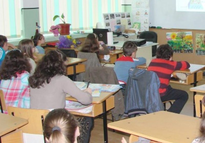 Peste 67.500 cereri, centralizate la finalul primei săptămâni de înscrieri în învăţământul primar