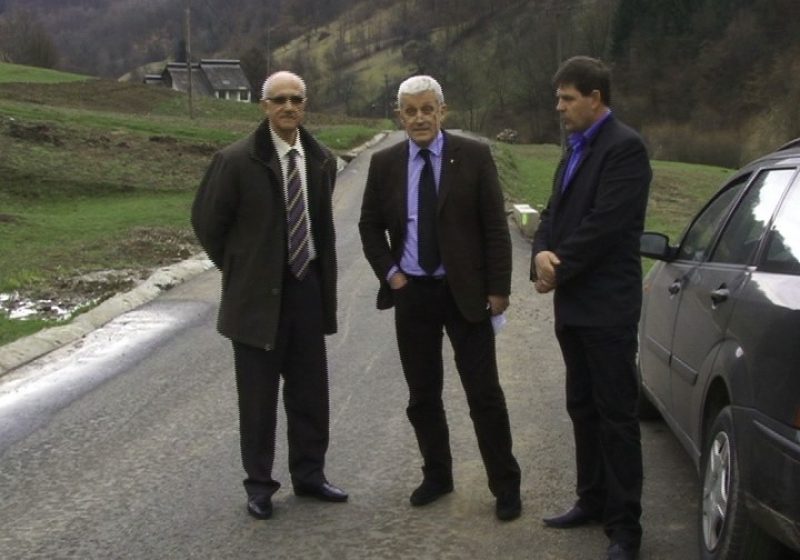 Prefectul Anton Rohian a asigurat faptul că se vor lua măsuri în legătură cu alunecarea de teren de la Valea Stejarului