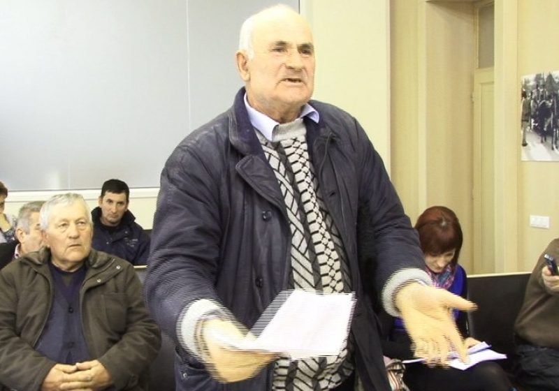Proprietăţile sighetenilor din cartierul Iapa, invadate de turmele de oi ale vecinilor