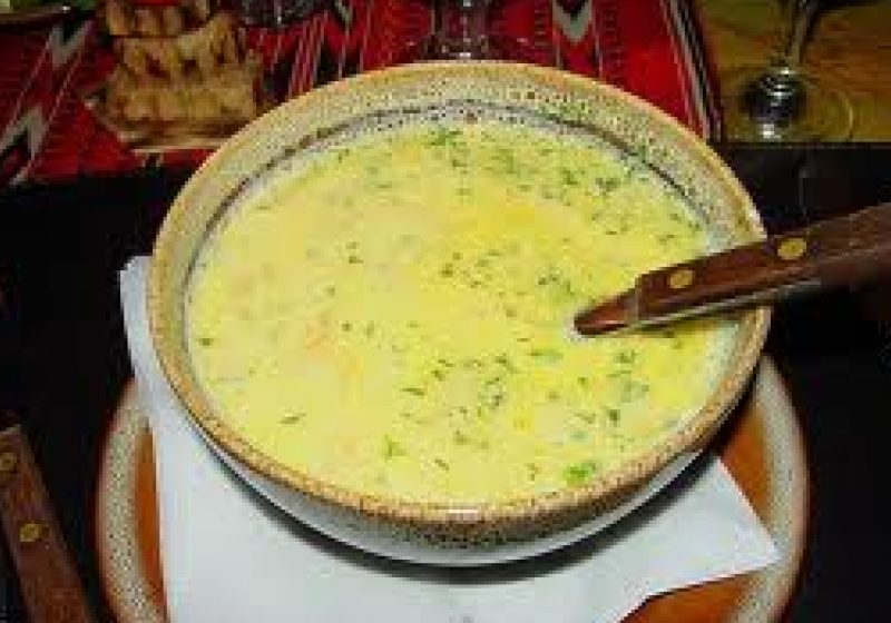 REŢETA ZILEI: Supă de pui cu smântână