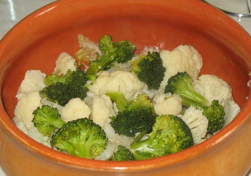 Reteta zilei: Budinca de conopida si brocoli