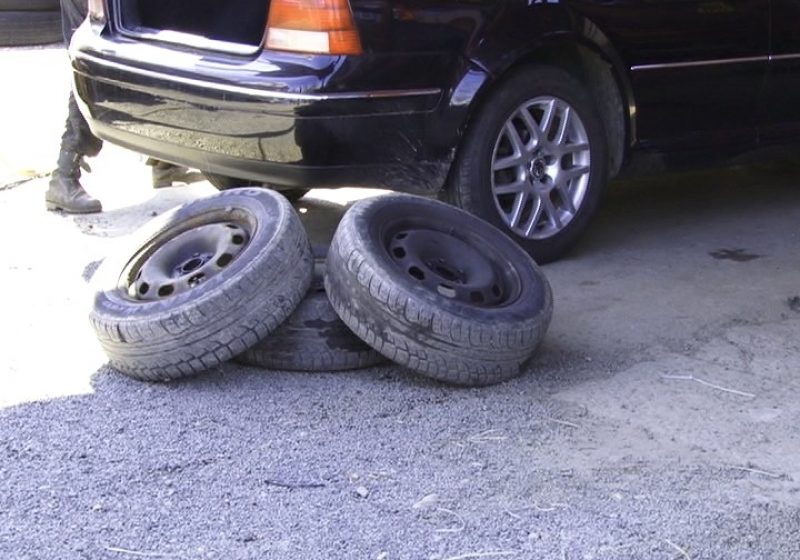 Sighet: Conducătorii auto renunţă la anvelopele de iarnă