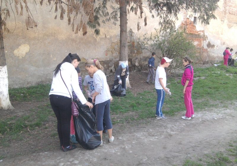 SIGHET: S-a dat start campaniei de ecologizare a municipiului nostru SIGHET: S-a dat start campaniei de ecologizare a municipiului nostru
