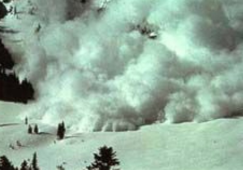 Trei schiori au murit într-o avalanşă, în Italia
