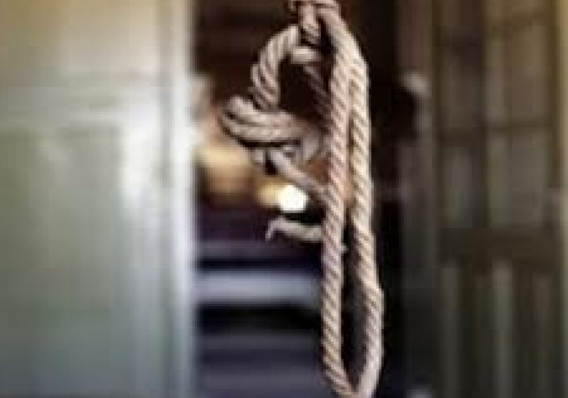 Un bărbat din Câmpulung la Tisa a fost găsit atârnând în ştreang în propria casă Un bărbat din Câmpulung la Tisa a fost găsit atârnând în ştreang în propria casă