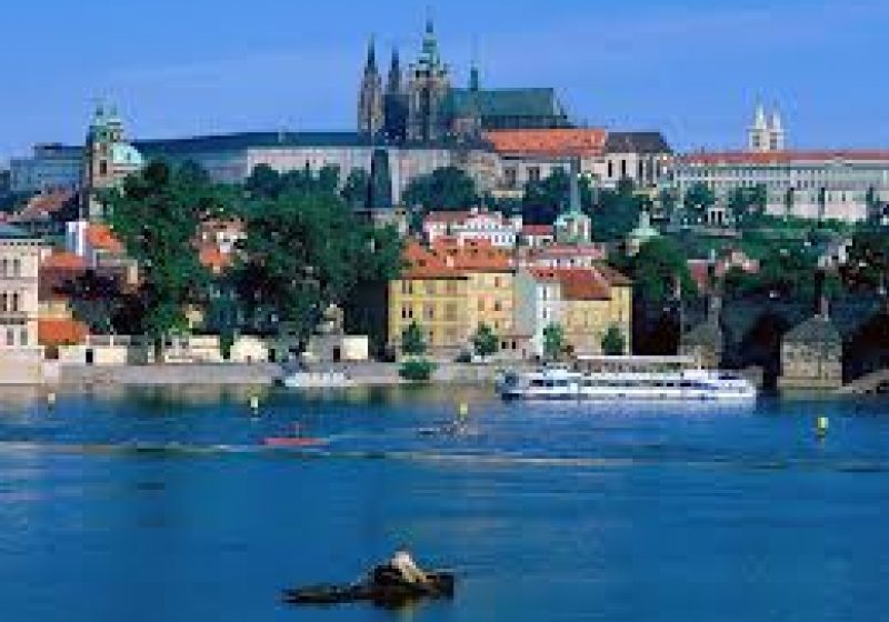 VACANŢA DE 1 MAI: Care sunt preţurile la cazare pe litoral