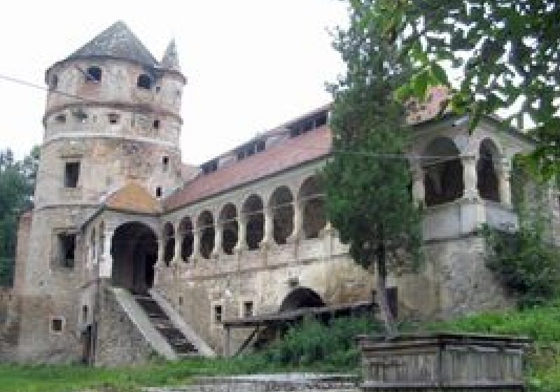 Premierul şi ANRP estimează că numărul cererilor de retrocedare s-ar putea înjumătăţi, în urma noii legi