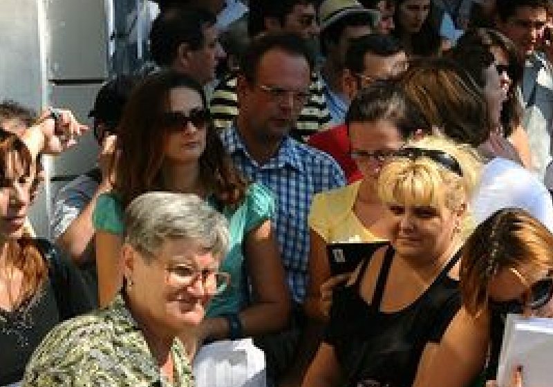 Sondaj IRES: 70% dintre români cred că Mişcarea Populară e o consecinţă a disputelor din PDL