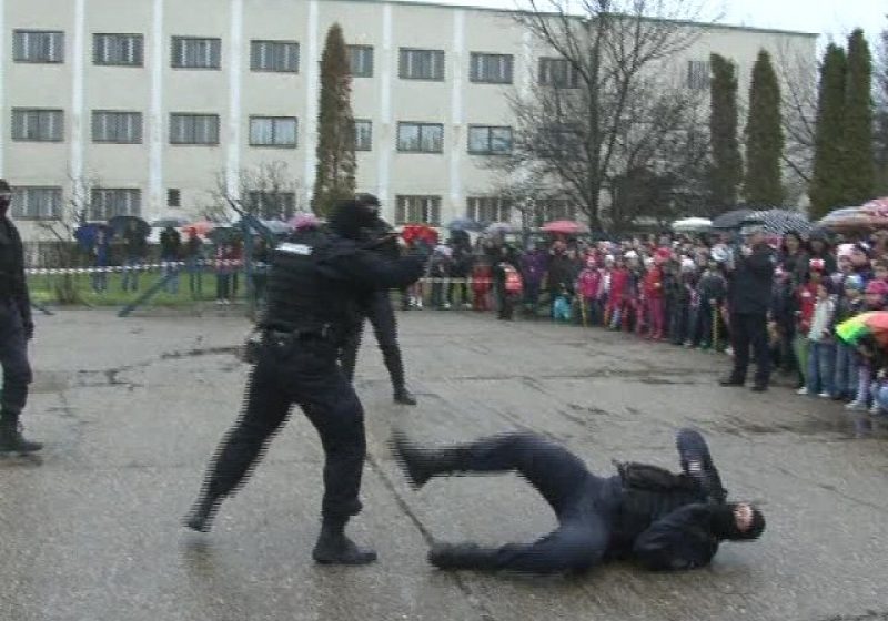 Baia Mare: Ziua Jandarmeriei Române sărbătorită la Baia Mare cu lupte, focuri de armă şi mesaje de apreciere
