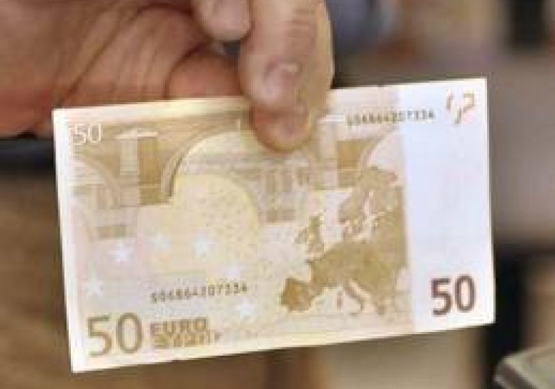 Tineri cercetaţi pentru punere în circulaţie de monede falsificate