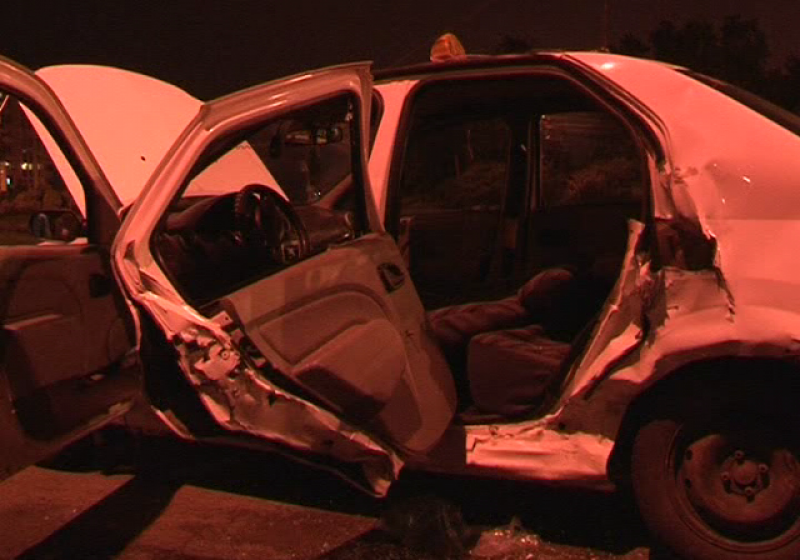 Baia Mare: ACCIDENT – Un taximetrist a ajuns la U.P.U., după ce nu a acordat prioritate în trafic (FOTO)