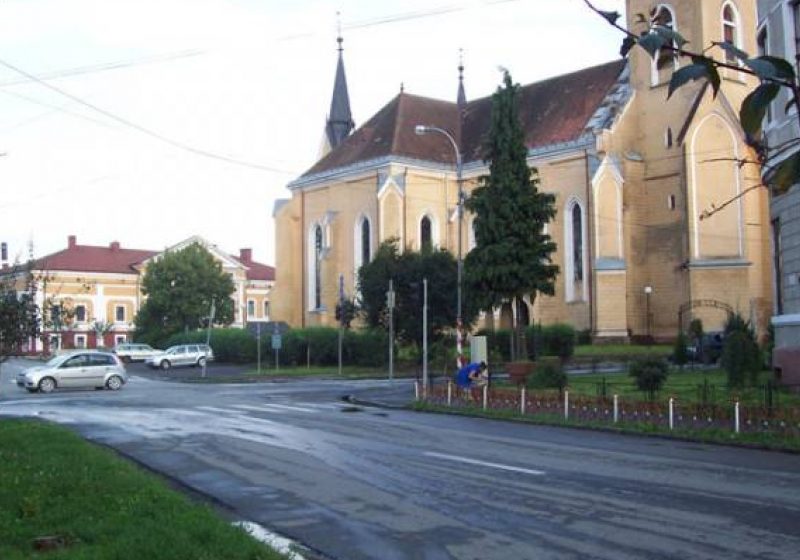 SIGHET: ACCIDENT RUTIER lângă Liceul Regele Ferdinand SIGHET: ACCIDENT RUTIER lângă Liceul Regele Ferdinand