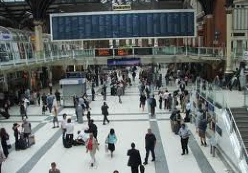 O fetiţă britanică a trecut graniţa în Turcia, cu paşaportul unicornului său de pluş