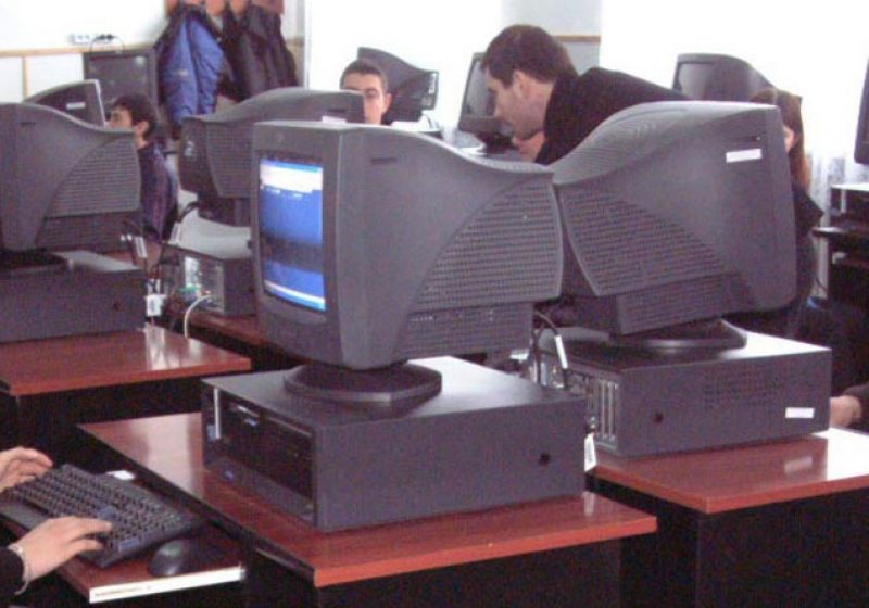 Bacalaureatul continuă luni cu evaluarea competenţelor digitale