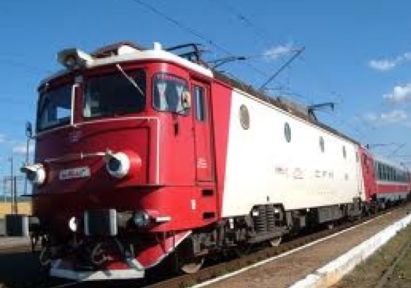 31 de trenuri vor asigura legături între principalele oraşe din ţară şi Litoral