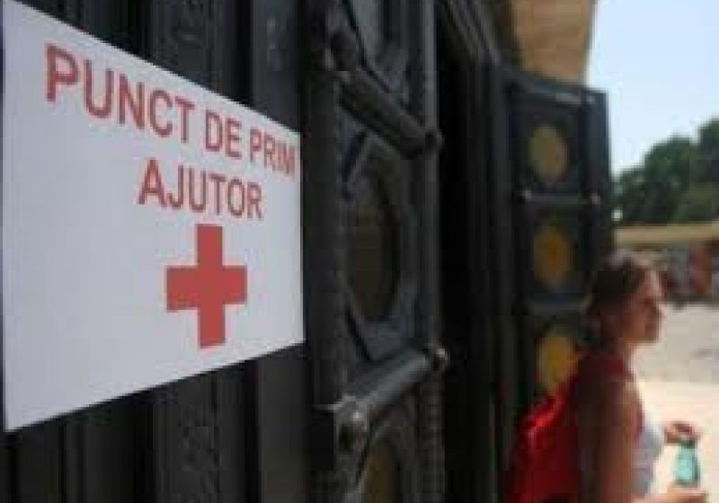 Corturi anticaniculă puse la dispoziţia bucureştenilor în zone cu trafic pietonal intens