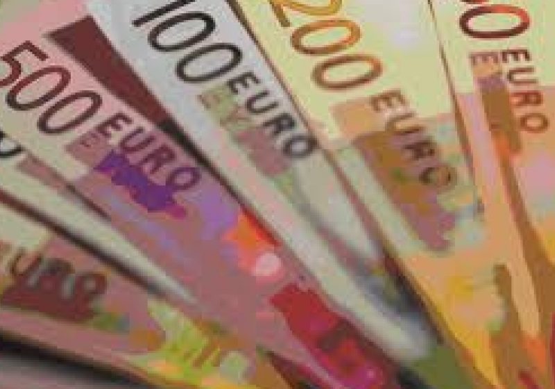 Guvernul angajează experţi privaţi cu 280 euro/zi, pentru a preveni pierderea fondurilor UE