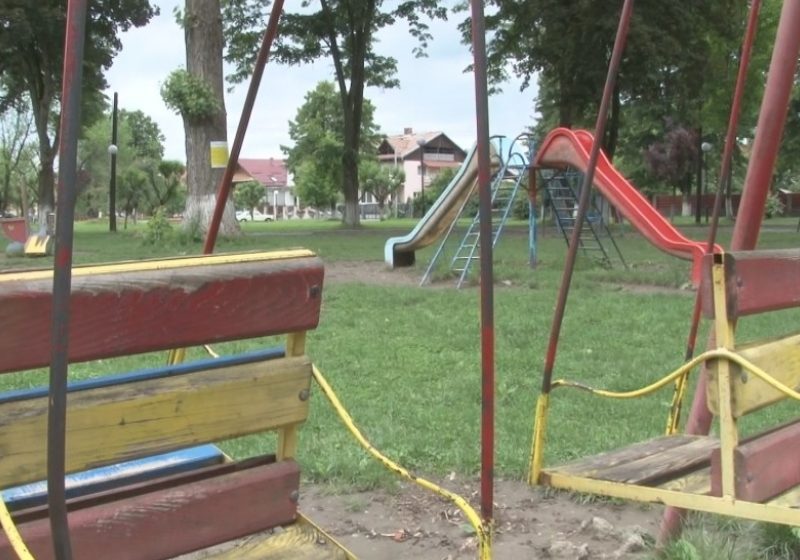SIGHET: Spaţiu nou de joacă în Grădina Morii. Acesta va fi montat până la 1 august