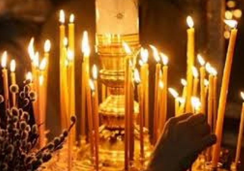 Sute de oameni la slujba în memoria victimelor accidentului din Muntenegru
