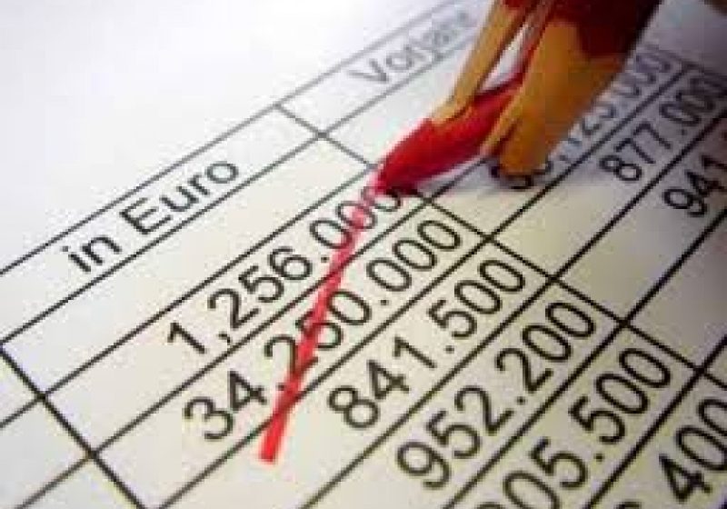 La 33 de ani o clujeancă face 30.000 de euro dintr-un site de contabilitate