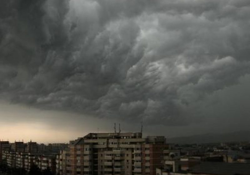 AVERTIZARE METEO: Vreme severă până la ora 9.00