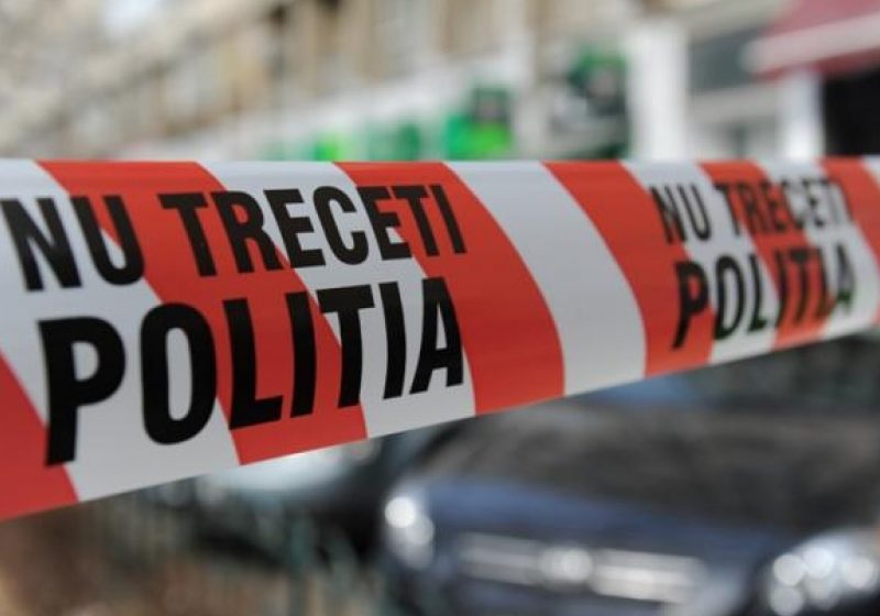 Poliţist rănit după ce s-a împuşcat accidental în timp ce urmărea hoţi de cablu telefonic