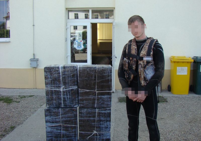 SIGHET: Ucrainean în costum de scafandru prins după ce a trecut prin apa râului Tisa cu ţigări de contrabandă