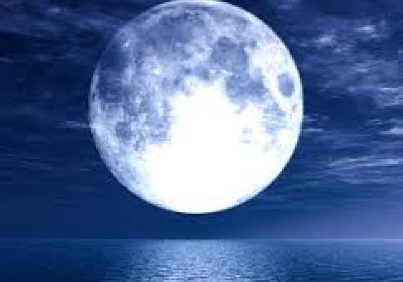 SUPERLUNA a luminat cerul