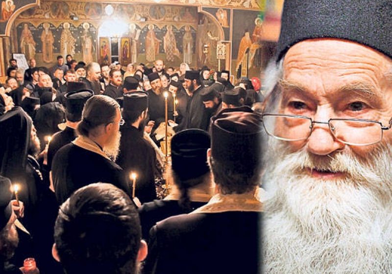 Minuni înainte de moartea părintelui Iustin Pârvu! Mâinile i s-au acoperit cu mir