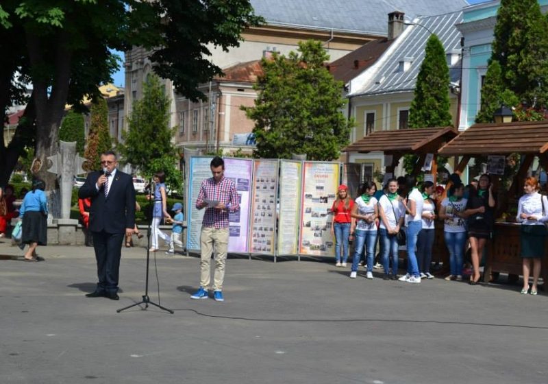 SIGHET: Cântece, dansuri, sport şi teatru azi în centrul oraşului la Târgul Ofertelor Educaţionale – FOTO