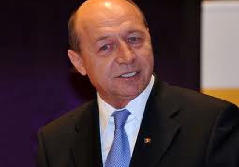 Băsescu: Referendumul va fi declanşat după ce se întâmplă două lucruri: adoptarea legii referendumului şi a Constituţiei în Parlament